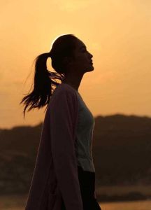 淡然回眸的图片_这张图让你瞬间平静！