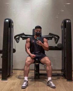 30多岁大叔照片_30+大叔帅照来袭！成熟时尚风格多，快来围观！