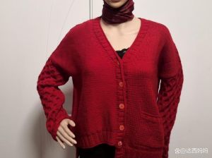 女士开襟上衣高清图片_开衫吊带卫衣连裤装睡袍外套，哪个最好看？