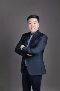 男士照片40岁的照片_显成熟魅力，适合社交商务