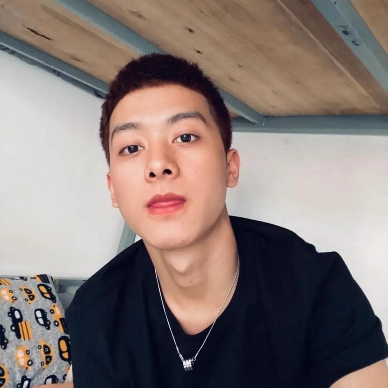 寸头真人男头像_寸头酷帅显成熟，微信微博资料照优选