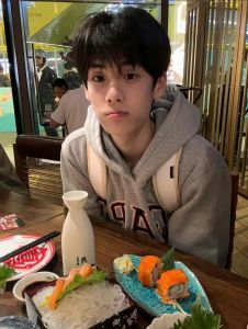 奶狗系男生照片真人_可爱手机壁纸，发朋友圈秀一秀！