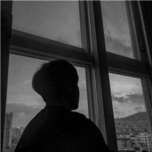 男人难过的图片_图片读懂他没说出口的话