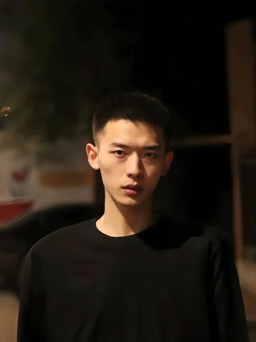 寸头真人男头像_寸头酷帅显成熟，微信微博资料照优选