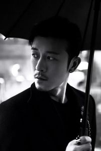 雅痞的男生的十个特征_帅又有品味，胡歌式典范，男人味与文雅并存