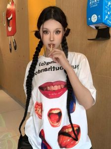 丑女图片穿白体恤_聊天表情包，有趣又惊喜，快来试试！