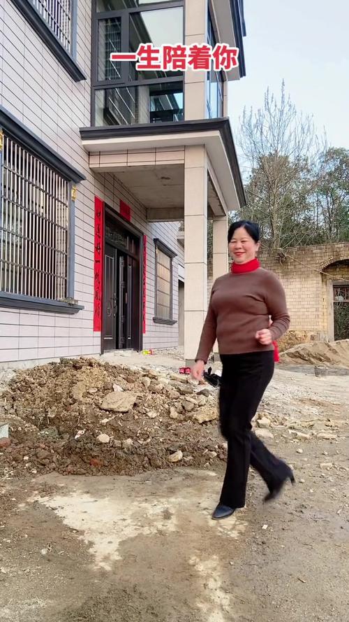 农村漂亮朴实妇女照片_农村妇女的美丽与坚韧，她们的生活与希望