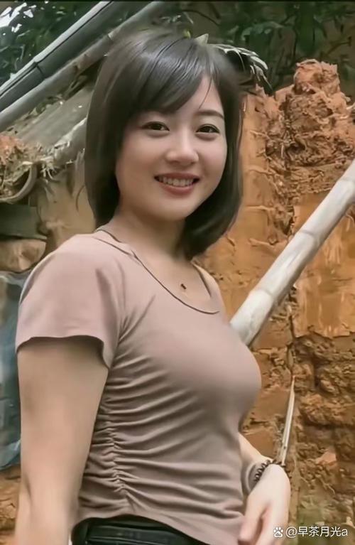 农村漂亮朴实妇女照片_农村妇女的美丽与坚韧，她们的生活与希望