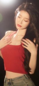 红色主题美女_红衣美女显精神，自信又活力，红色背后有故事？一起找美丽！