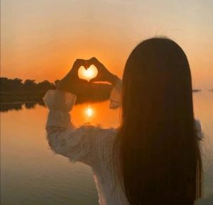 女生头像带风景图片_美风景女头像，社交必备，高清壁纸，气质自然，评论区聊聊最爱风景！