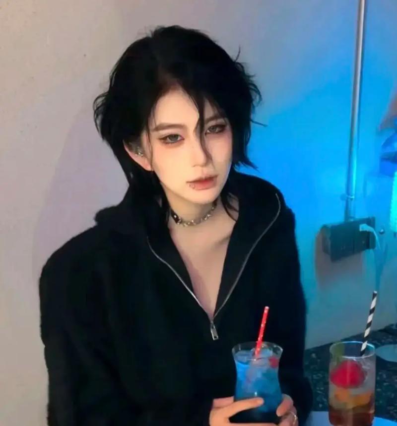 冷酷的头像女生 高冷_酷炫头像，个性十足，让你的Instagram更显高级！