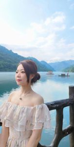 乡村妇女照片侧面好看头像_展现坚韧与美好，适合文化宣传纪录片公益等