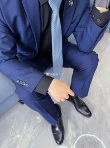 苏州小哥Toto，白天精英穿西装，晚上健身穿搭博主，行走的高质量多巴胺，凡尔赛带温柔