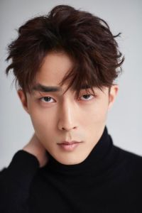 裴子添，帅气身材演技棒，阳光接地气霸道总裁