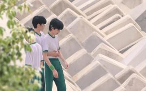 文轩cp搂腰_《年下小狼狗》文轩CP搂腰戏太甜，看得人心痒痒！