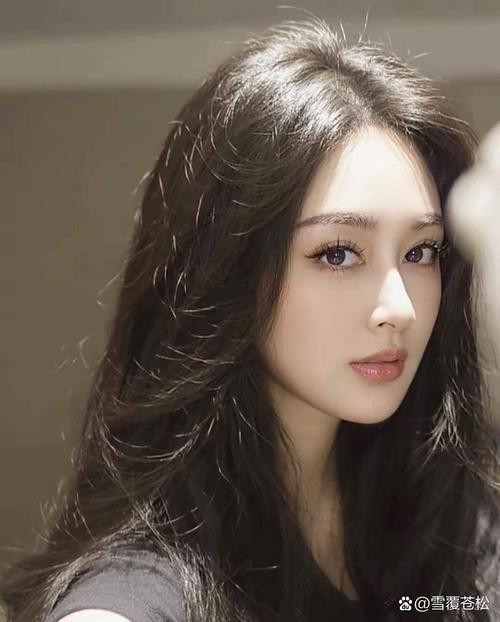美到极致的女人图片_惊艳美女照片，气质火辣，手机壁纸优选！