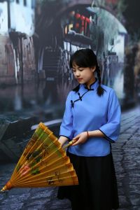 民国女子服装图片大全_民国美女旗袍长裙照，典雅典雅，细节满满，文化复古风！