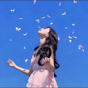 蓝色系氛围感女头像_蓝调头像分享，清新高级，等你来定制！