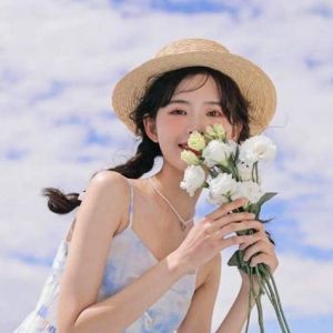 女生唯美照片100张图片_相册朋友圈装饰画皆宜，时尚照片吸引眼球，泡澡图适合私密空间