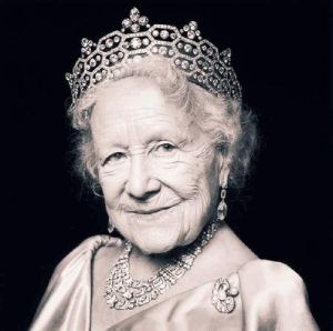 英国女王图片霸气头像_霸气女王图，激励坚强独立，适合做壁纸头像！