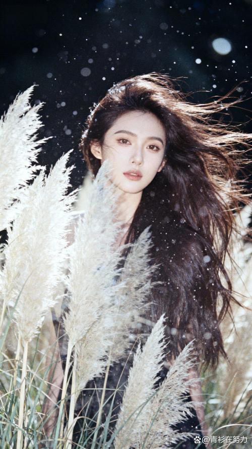 美到极致的女人图片_惊艳美女照片，气质火辣，手机壁纸优选！