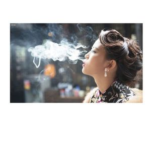 吸烟的美女图片_美女吸烟照片别乱用，小心教坏年轻人！
