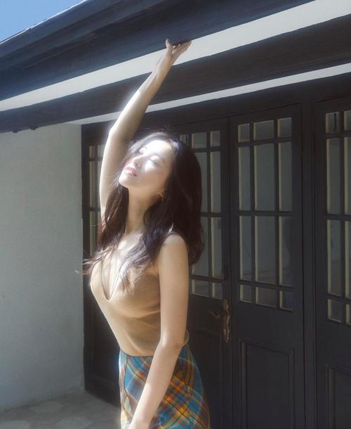 美到极致的女人图片_惊艳美女照片，气质火辣，手机壁纸优选！